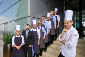 Beispielbild Gruppenfoto Teamfoto Käfer Restaurant