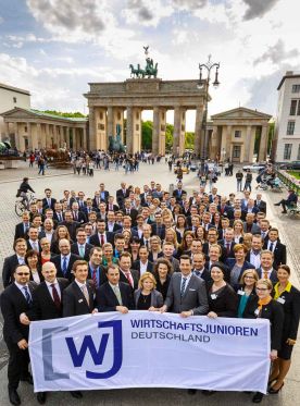Beispielbild Gruppenfoto Gruppenbild Witschaftsjunioren