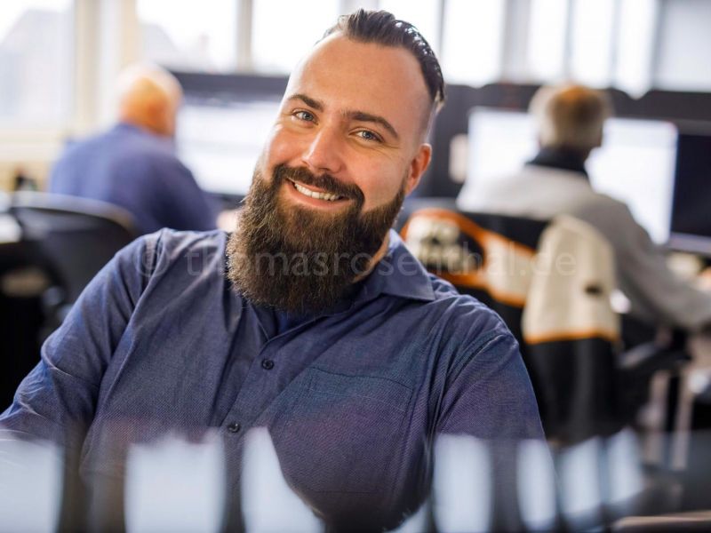 Beispielbild Portraitfotograf für Teamfotos und Businessfotos - HERBST Datentechnik